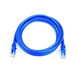 Câble Ethernet RJ45 5 m pour connexion rapide et fiable.